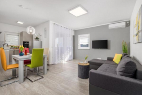 Apartman Meri with garden
